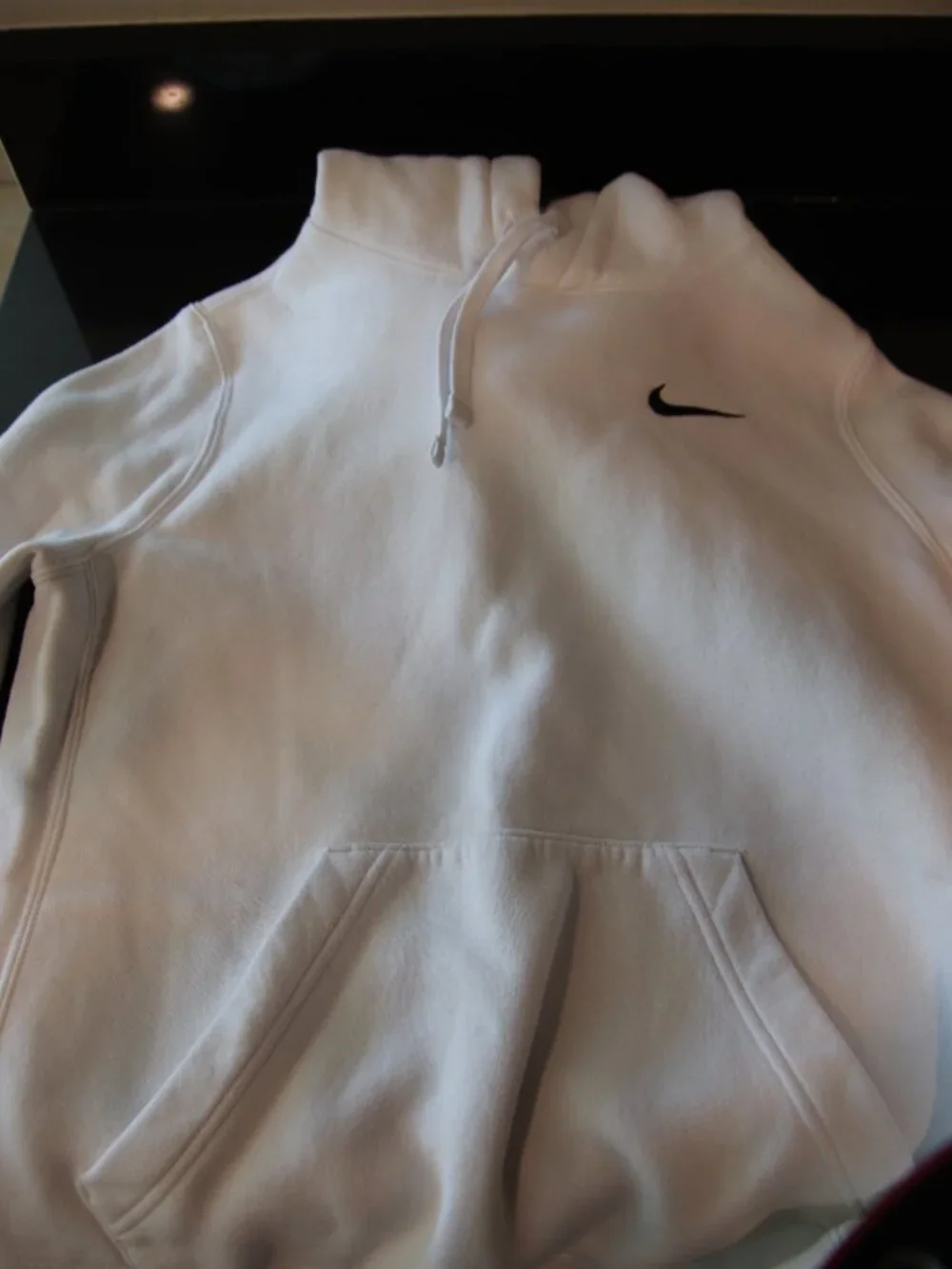 Nike women's white sweatshirt